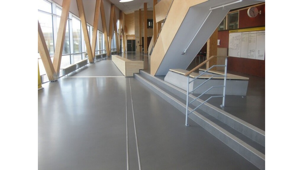Underlayment_and_decorative_floor_in_university_building1_01.jpg Weber Estonia